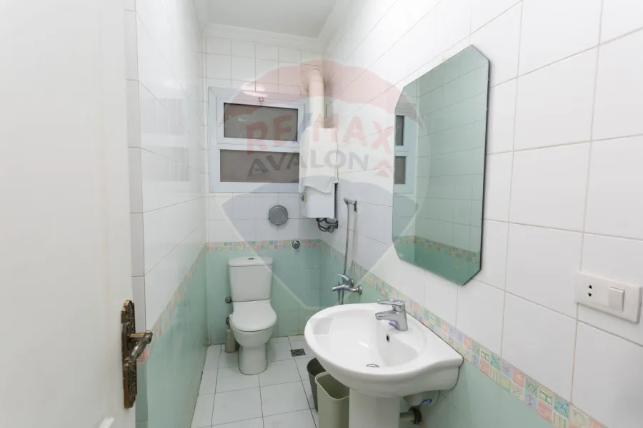 شقة للبيع 266 م سموحة (أمام فندق The Grand Plaza)