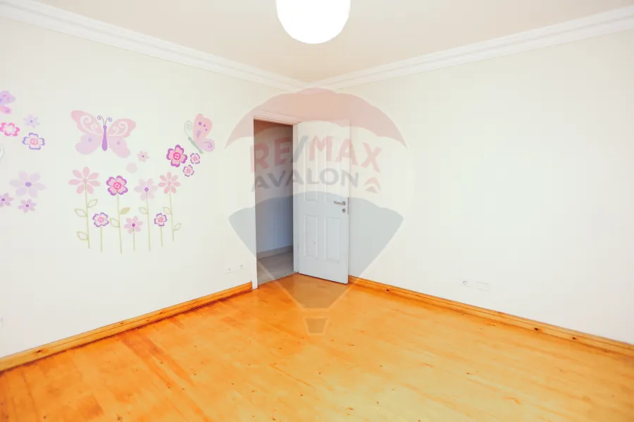 شقة للبيع 250 م سموحة (ش حسن علام)