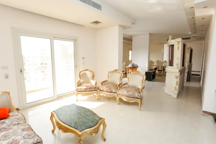 Apartment for sale 375m Victoria (Tram Station)