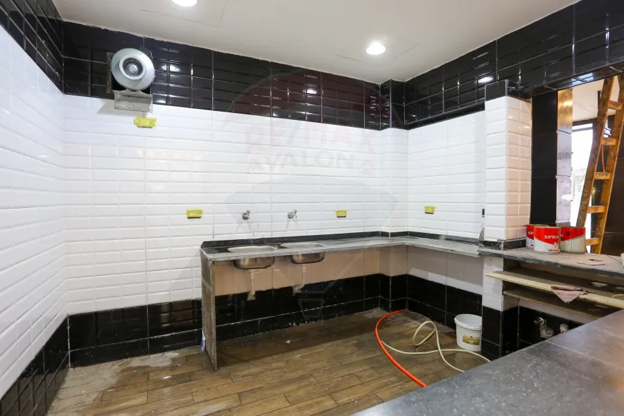 Store for sale 423 m + Mizzane 70 m Al-Mansheya (Direct on sea) - available for cafe or restaurant