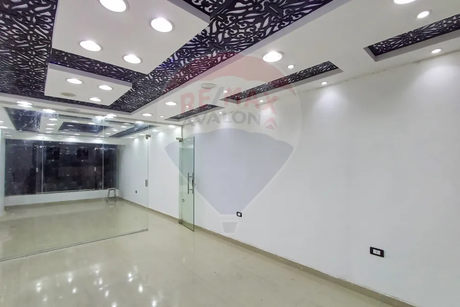 Shop for rent 62 m Victoria (Gamila Bouhraid St.)