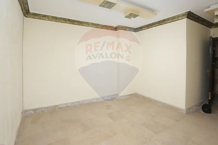 Administrative office for rent 60m Al-Mansheya (Othman Abaza St. - Al Sabaa Banat)