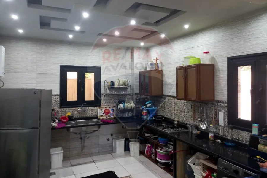 فيلا ستاند الون للبيع 640 م كينج مريوط  (كمبوند الواحة)