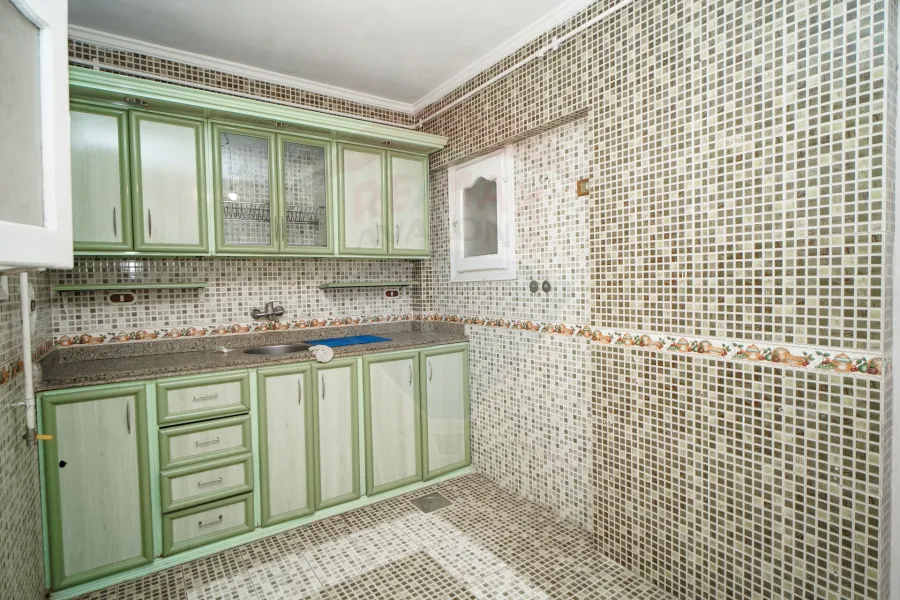 شقة للبيع 145 م سيدي جابر (على الترام)