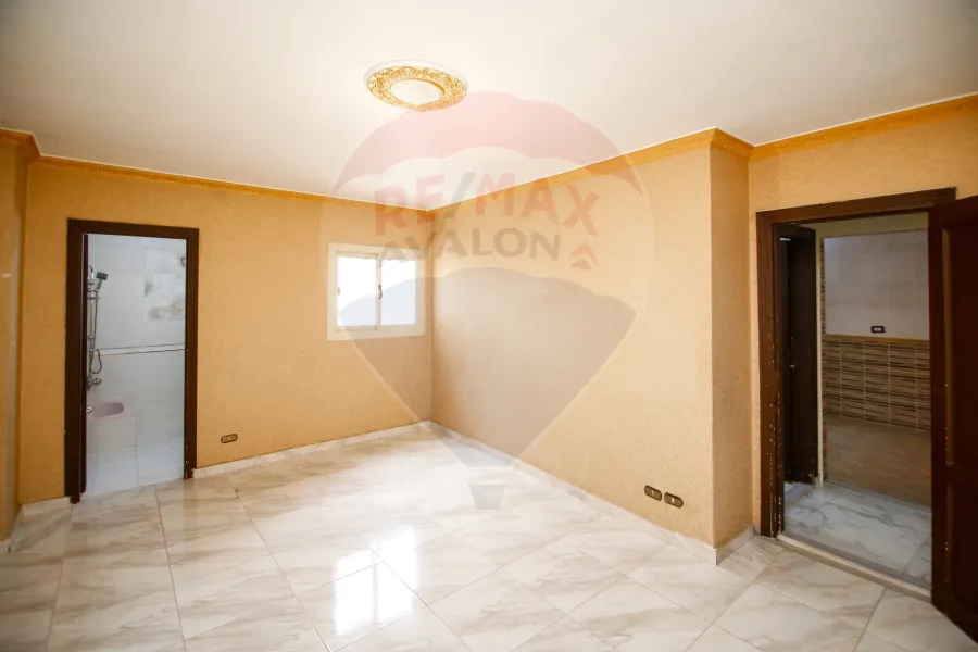 Apartment for rent 200 m Louran (Sarhank St.)