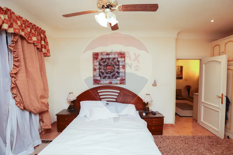 ڤيلا مسجلة شهر عقاري للبيع 1,200م كينج مريوط (بجوار فندق افريكانا)ڤيلا مسجلة شهر عقاري للبيع 1,200م كينج مريوط (بجوار فندق افريكانا)