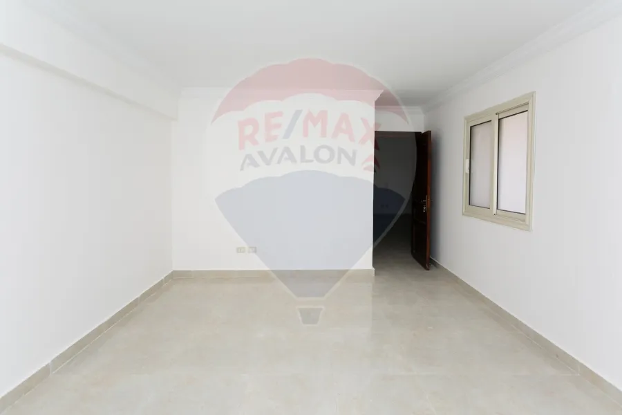 شقة مرخصة إداري للإيجار 86 م الأزاريطة (ش شامبليون - عمارة براند)