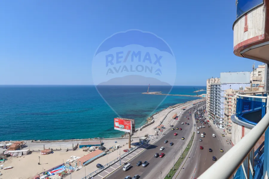 شقه للبيع 600 م سان ستيفانو (على البحر مباشرة)