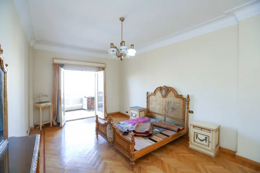 شقة مرخصة ومسجلة شهر عقاري للبيع 254م لوران