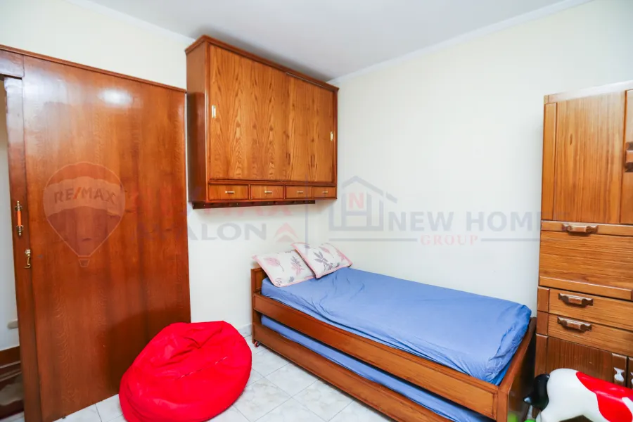 Apartment for sale 135 m Stanly (building directly on the sea)