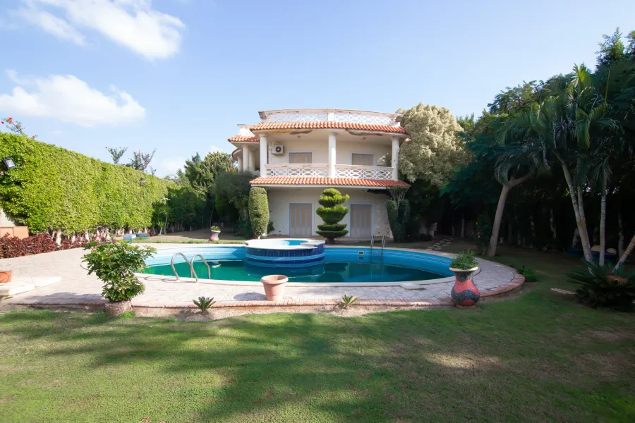 Registered villa for sale 1330 m King Mariout (Airport Road