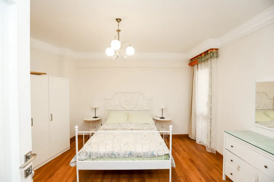 شقة للإيجار265م سموحة (ش بهاء الدين الغتوري)