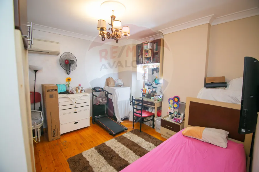 شقة للبيع 208 م رشدي (ش احمد شوقي)