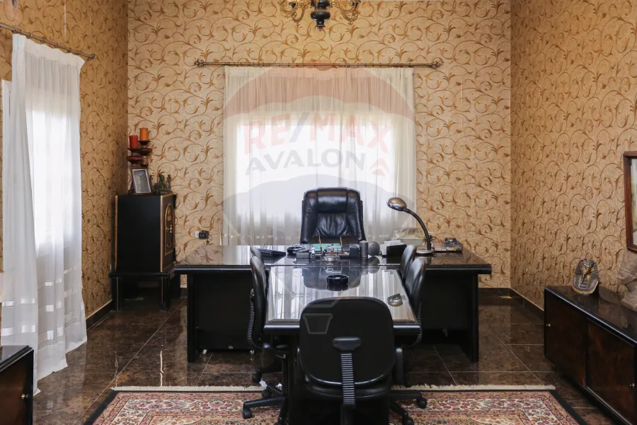 فيلا للبيع 4,000 م كينج مريوط (أمام كومباوند كينج هايتس)