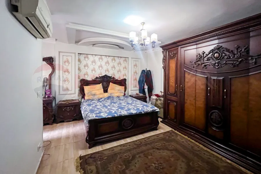 Apartment for sale 200 m Smouha (Branched from Fawzi Moaz St)