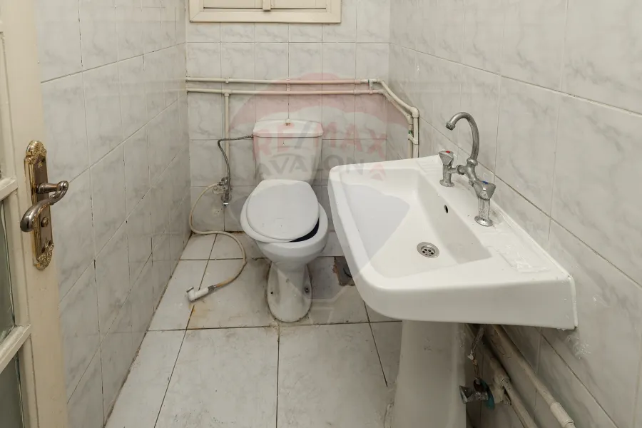 Complete property for sale 300 m Miami (Baron Cafe St. - steps from El Guish Road)