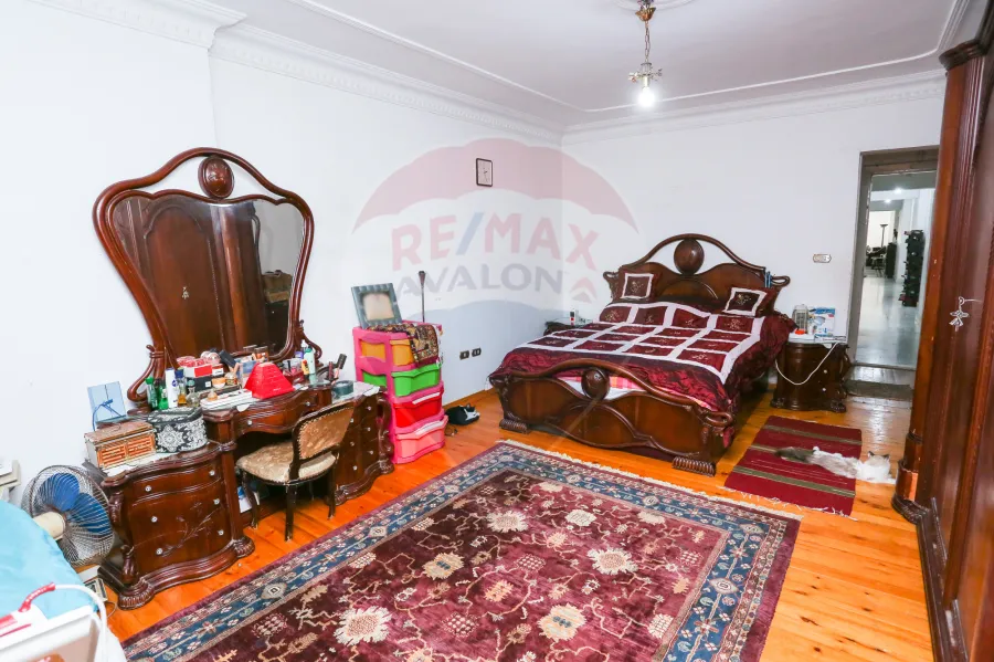 شقة للبيع 208 م لوران (احمد باشا ذو الفقار - خطوات من البحر)