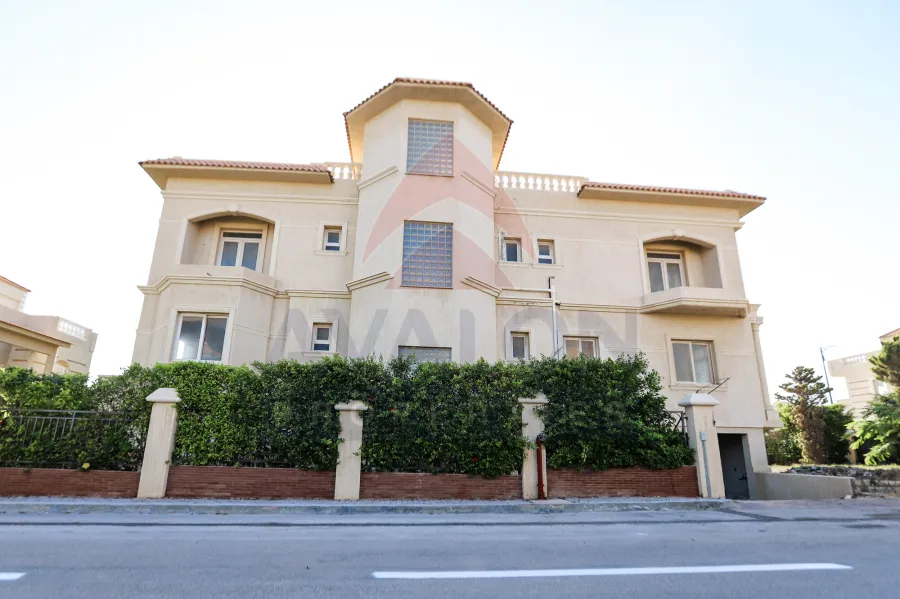 Castle for sale 1200 m King Marriott (Compound AlOrouba Royal)