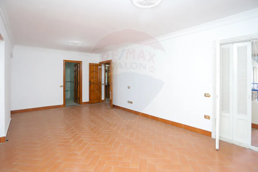 شقة للايجار 100 م صافي سموحة (طريق 14 مايو - ابراج السرايا)