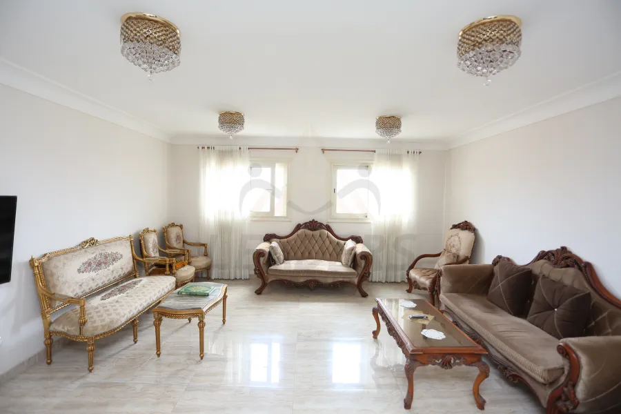 شقة للبيع 140 م الحي اللاتيني (متفرع من ش فؤاد)