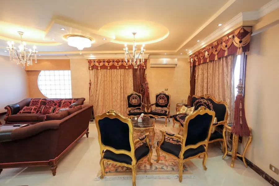 شقة مفروش للايجار 246م الشلالات