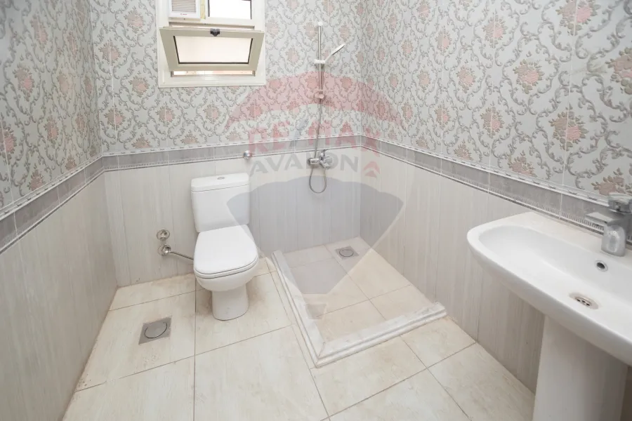 شقة للبيع 140 م لوران  (ش الاقبال)