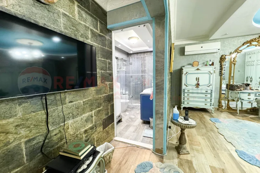 شقة للبيع 218 م محطة الرمل (ش فؤاد مباشرة)