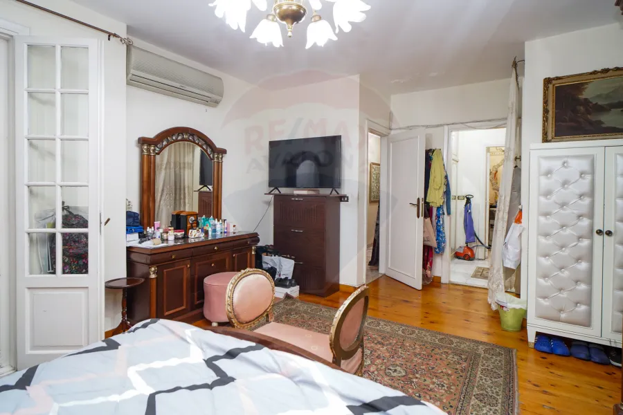 Apartment for sale 220 m Louran ( Sharawy St )