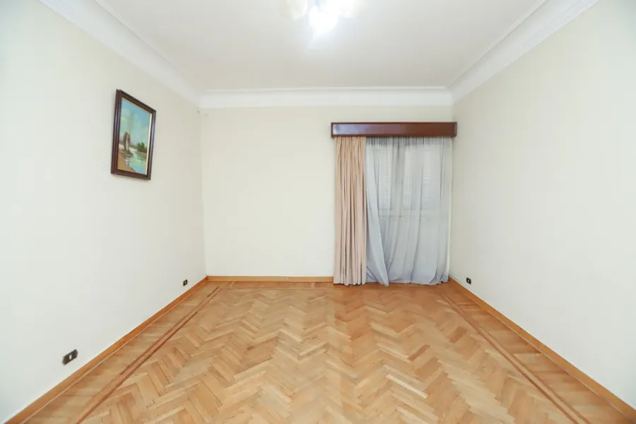 شقة مرخصة ومسجلة شهر عقاري للبيع 254م لوران