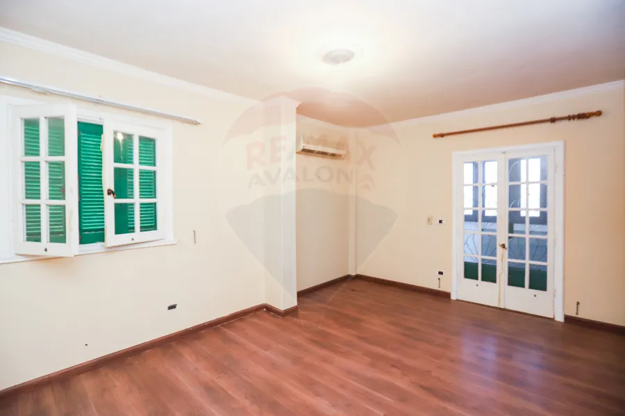 شقة للبيع 275م سموحة  (  ش بهاء الدين الغتوري )