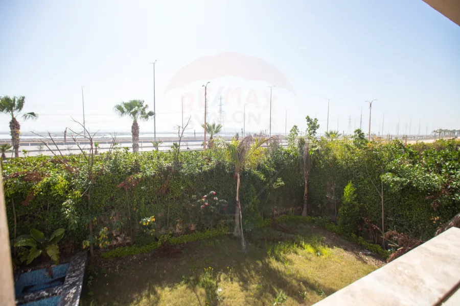 فيلا توين هاوس للبيع 419 م كينج مريوط (كومباوند اليكس ويست - فيو البحيرة)