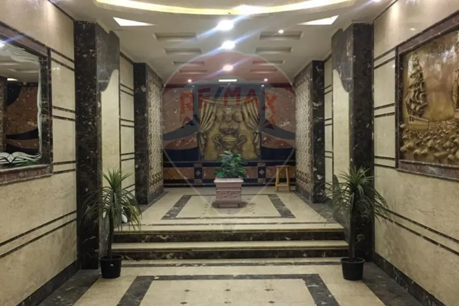 شقة للبيع 110 م بولكلي (ش لافيزون)