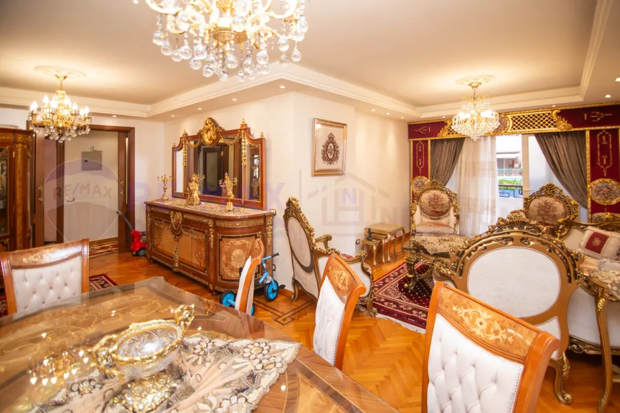 شقة للبيع (لاند مارك) سموحة 150 م