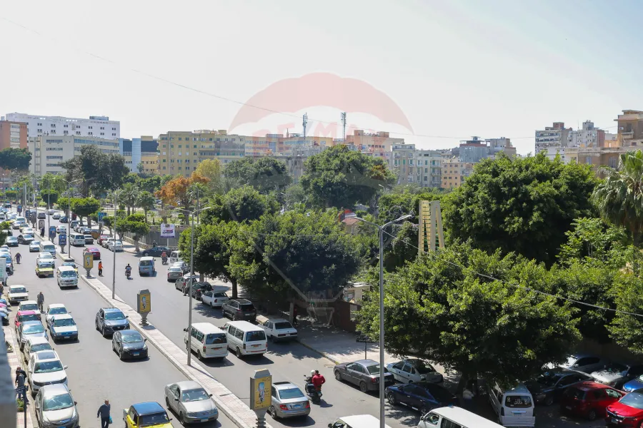 شقة للإيجار 220 م محطة الرمل (شارع السلطان حسين - منطقة الشلالات)