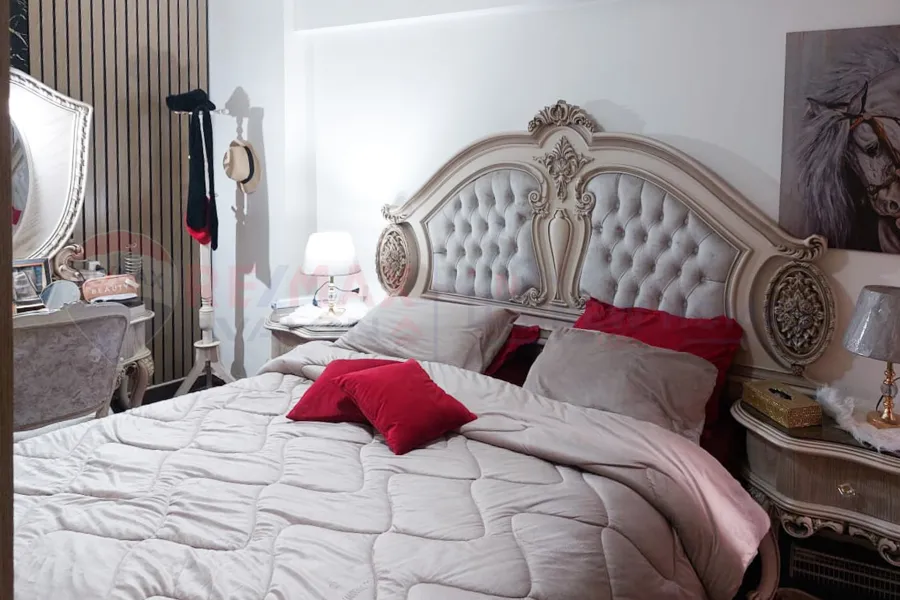 شقة للايجار المفروش 135 م لوران (ش ابو قير)