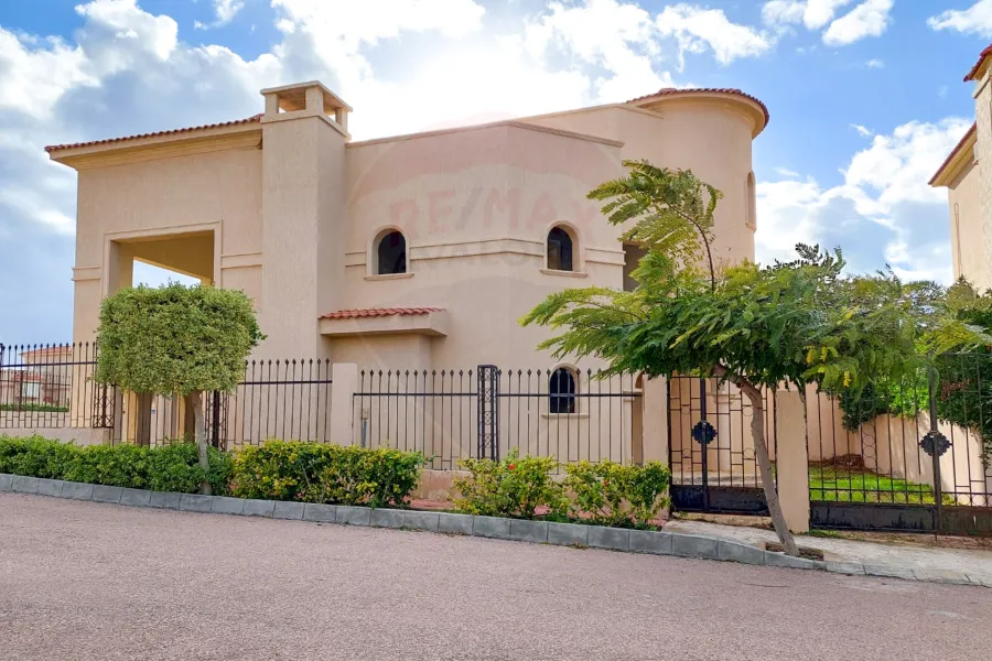 فيلا مستقلة للبيع كينج مريوط (كومباوند اليكس ويست)