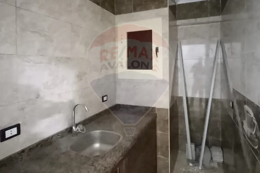 Administrative Unit for rent 130 m Sidi gaber ( Steps from Mostafa Kamel Tram Station)