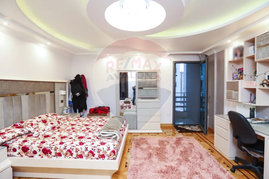 شقة للبيع 575م سموحة (ش فوزي معاذ الرئيسي)