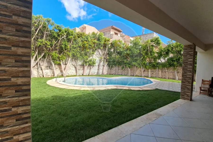 ستاند الوان للبيع 540 م العجمي (البيطاش)