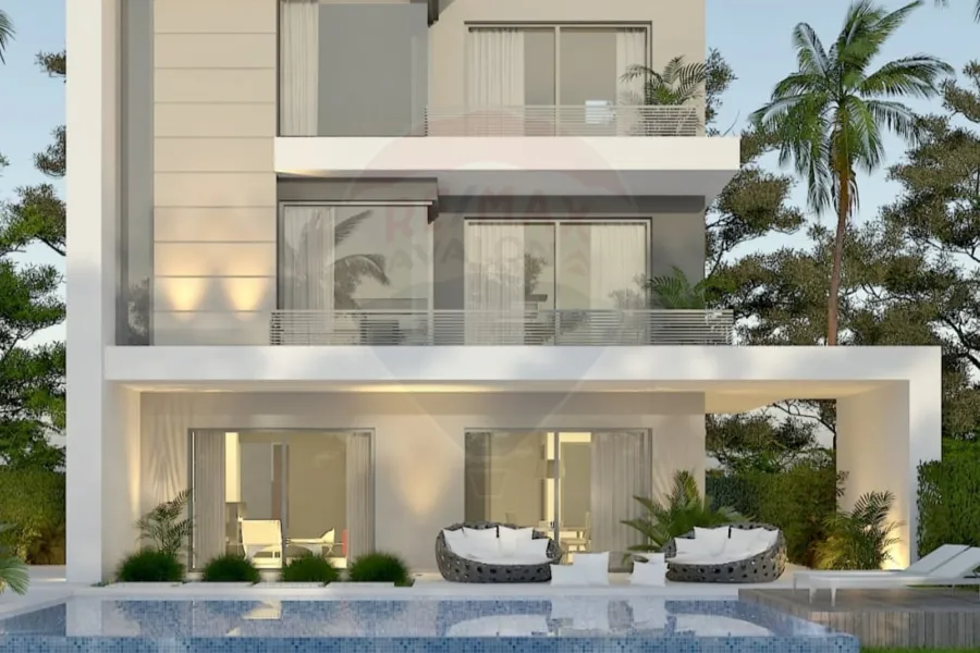 فيلا تاون هاوس للبيع 183 م أرض + 290 م مباني بالم هيلز  ( كومباوند بالم هيلز الأسكندرية )