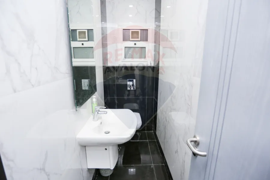 Administrative unit for sale 172 m Smouha (Army Towers)