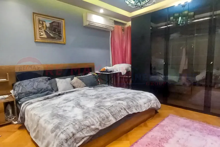 شقة للبيع 270 م سموحة (ش البرت الأول)