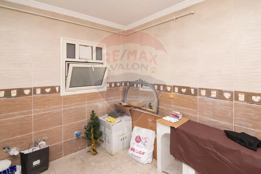 شقة للبيع 190 م سموحة ( ش فوزى معاذ)