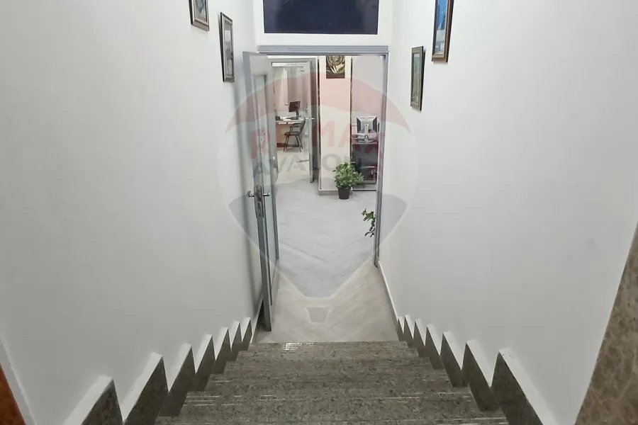 Administrative apartment for sale 120 m Glem (Mostafa Maher St.)