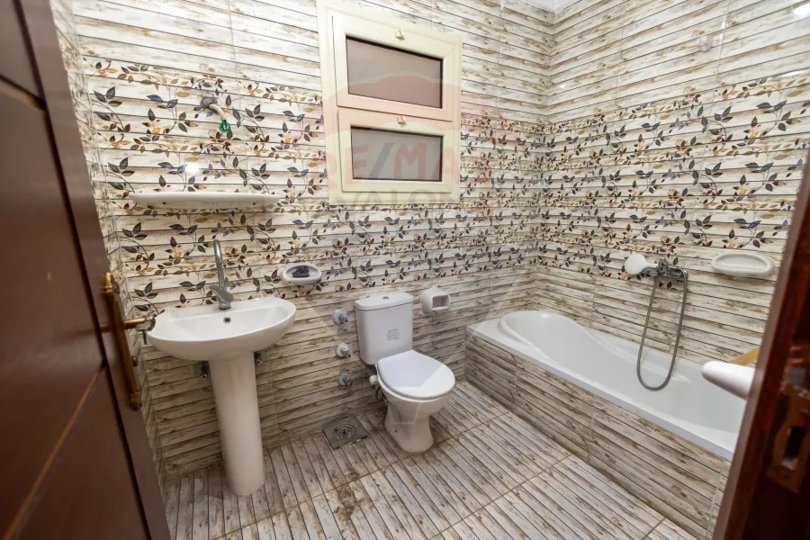 شقه للبيع 145 م سيدي بشر (خطوات من ش جمال عبدالناصر و ش العيسوي)