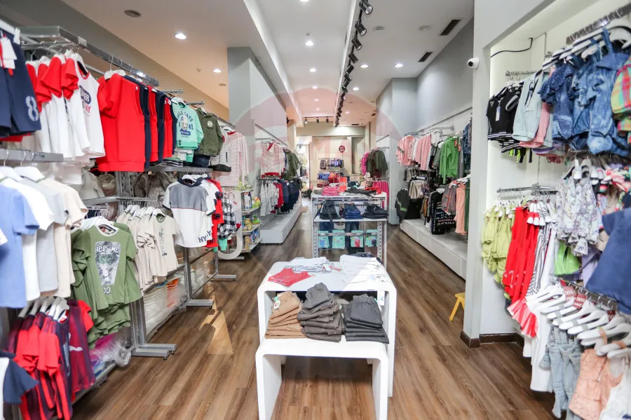 محل للايجار 250 م سموحه ( خطوات من شارع فوزي معاذ )