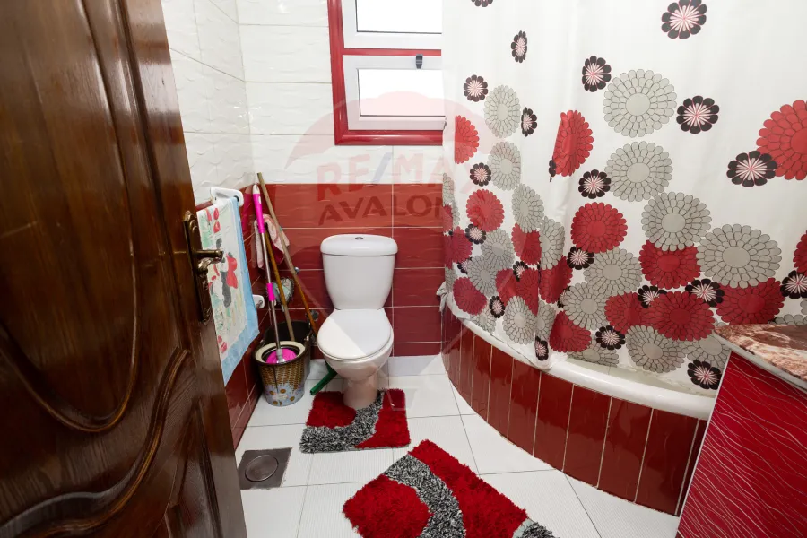 شقة للبيع 125 م محرم بك (خطوات من ش امير البحر الرئيسي)