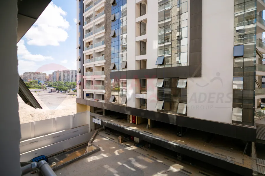 شقه للبيع 139 م سموحه (جراند فيو)