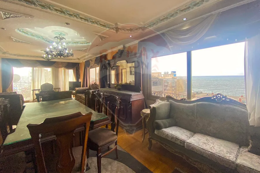 Apartment For Rent 200 m Stanley (Steps from the Sea)