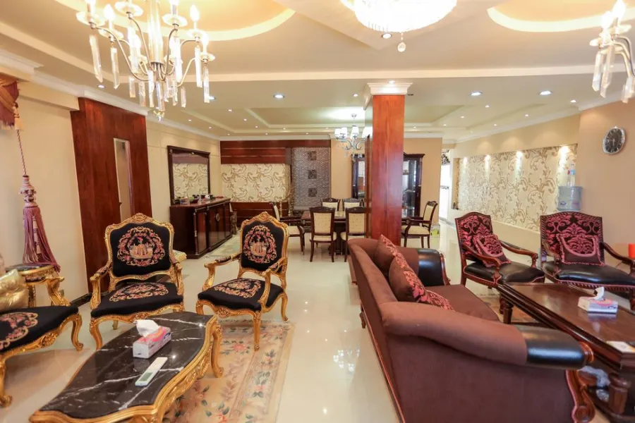 شقة مفروش للايجار 246م الشلالات